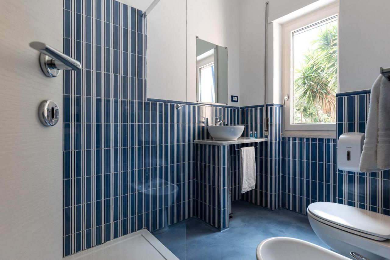 B&B Sapore Di Mare Nel Blu Gaeta Exteriör bild